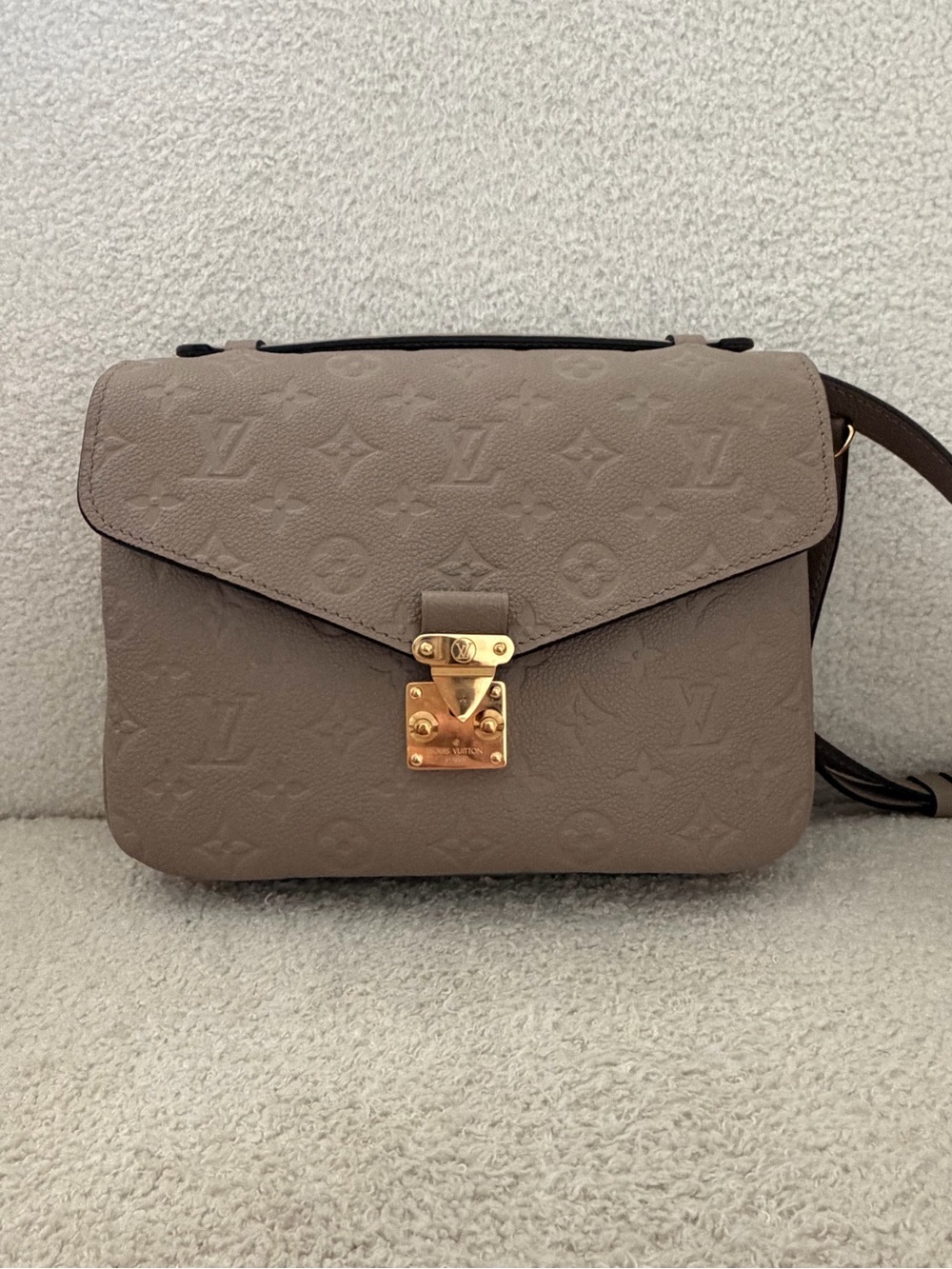 Louis Vuitton Turtledove Pochette Metis Crossbody Bag